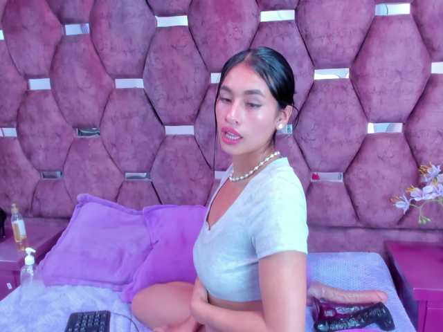 MiaaDavis's BongaCams show and profile