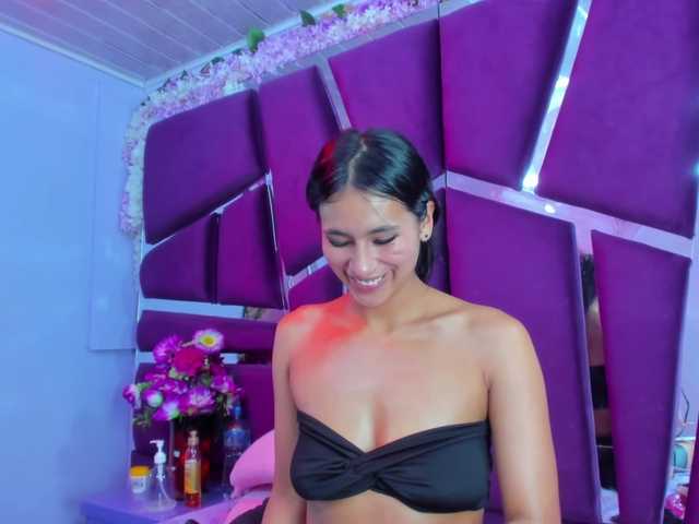 MiaaDavis's BongaCams show and profile