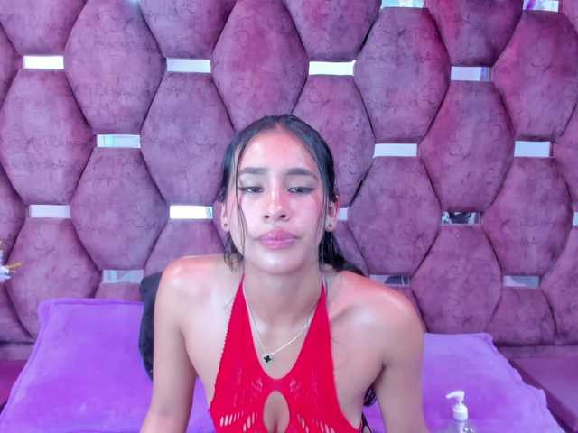 MiaaDavis's BongaCams show and profile