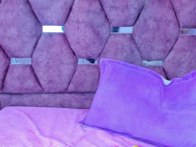 MiaaDavis's BongaCams show and profile