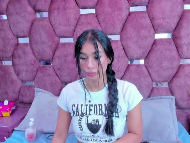 MiaaDavis's BongaCams show and profile