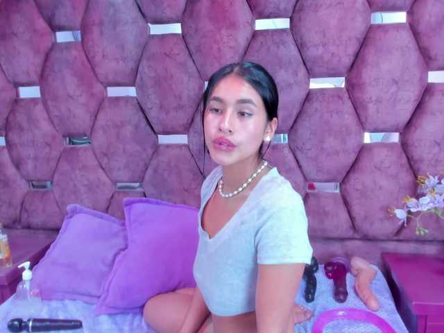 MiaaDavis's BongaCams show and profile