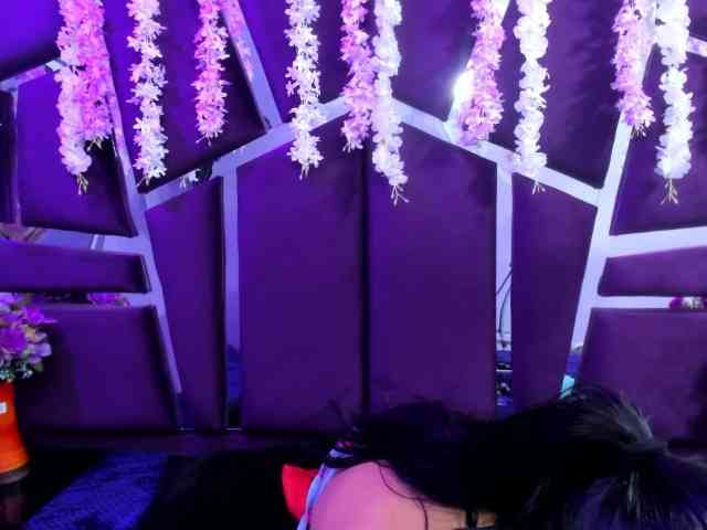MiaaDavis webcam