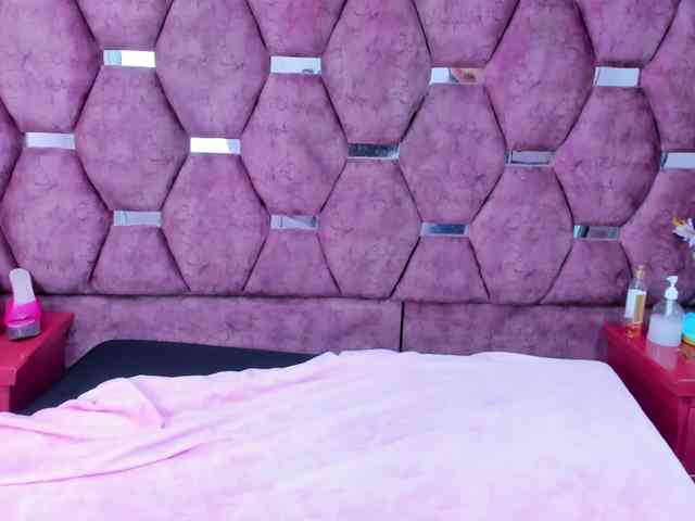 MiaaDavis webcam