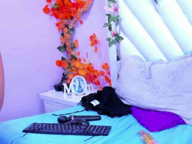 MiaaDavis webcam