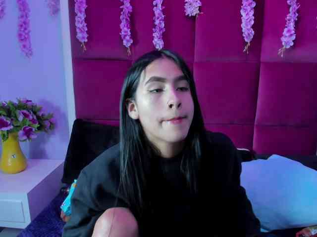 MiaaDavis webcam