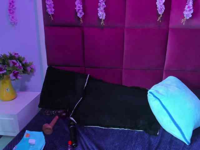 MiaaDavis webcam
