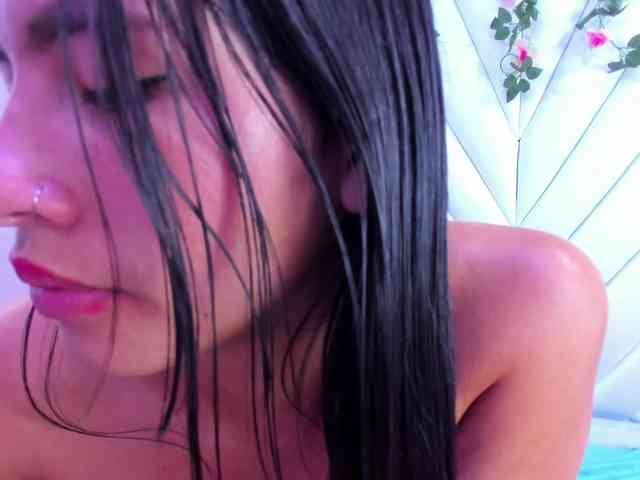 free nude chatroom MiaaDavis