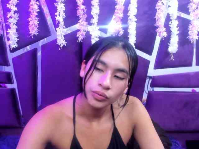 MiaaDavis webcam