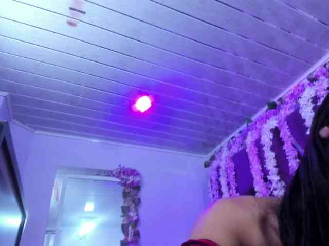 MiaaDavis webcam