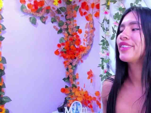 MiaaDavis webcam