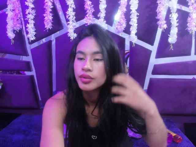 MiaaDavis webcam