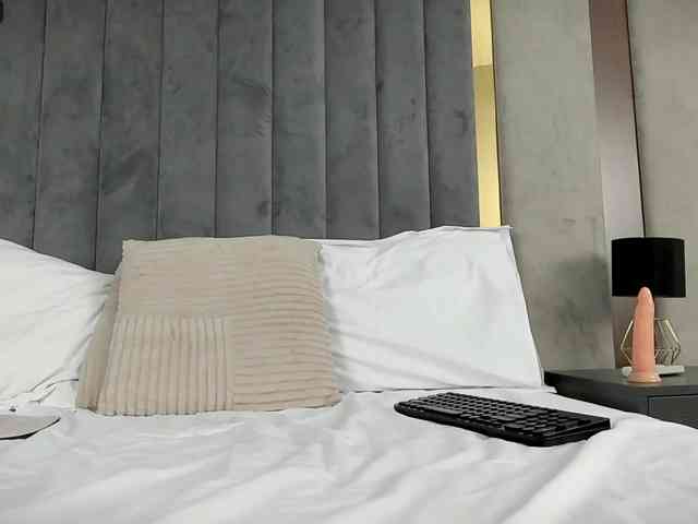 MayaCollins webcam