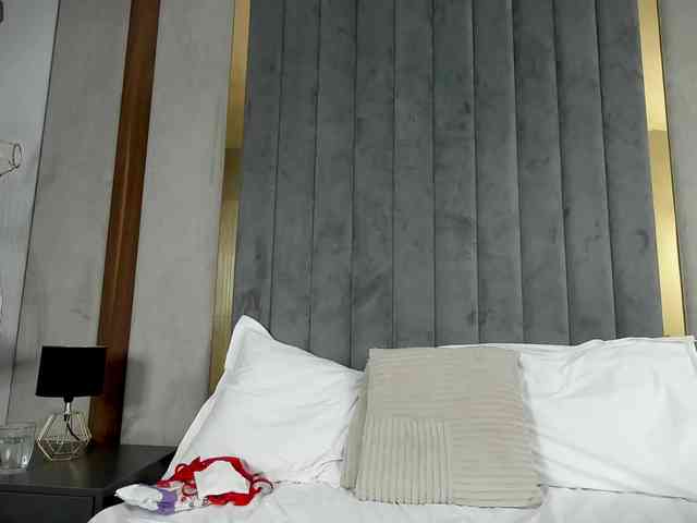 MayaCollins webcam
