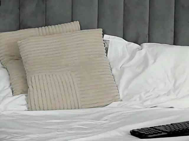 MayaCollins webcam