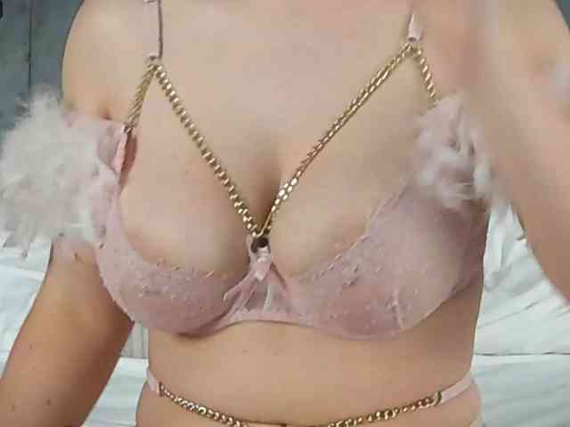 MayaCollins webcam