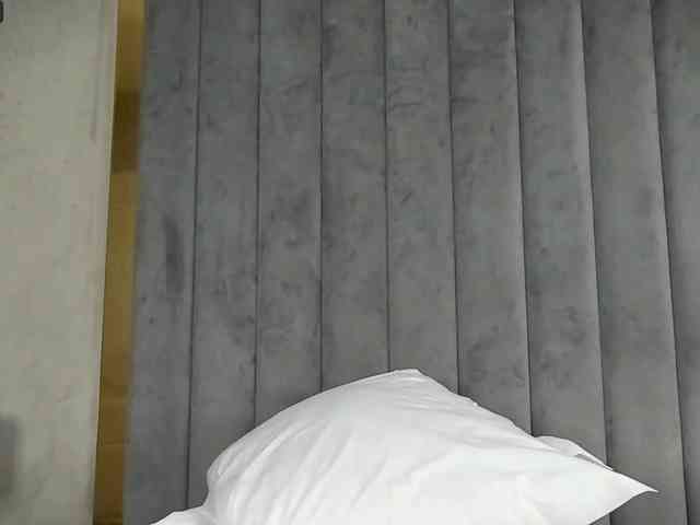 MayaCollins webcam
