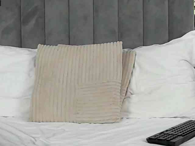 MayaCollins webcam