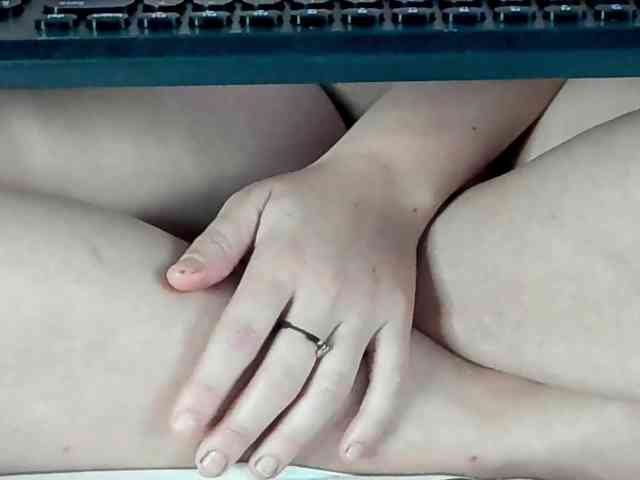 MayaCollins webcam