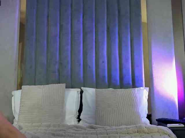 MayaCollins webcam