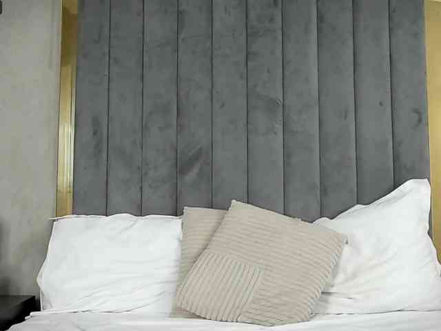 MayaCollins webcam