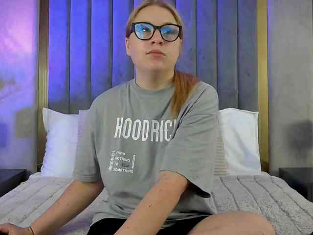 MayaCollins webcam