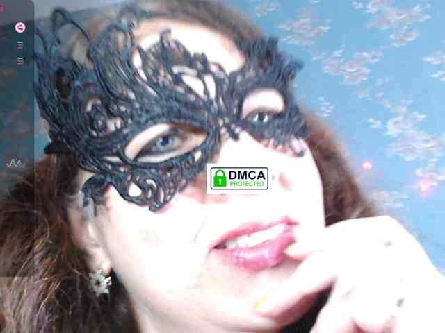 LucianaSanders webcam