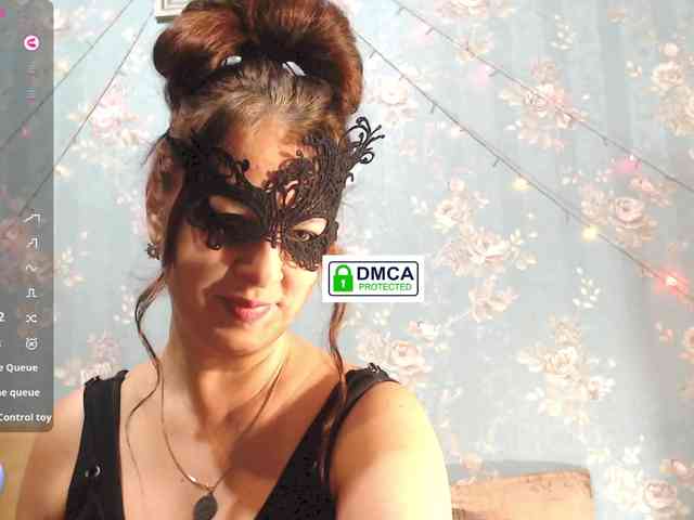 LucianaSanders webcam