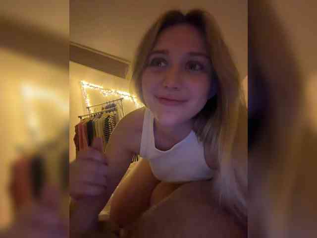 Poison_Kiss webcam
