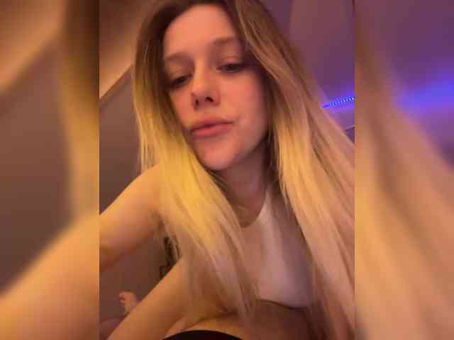 VibeSwet37 Live Webcam on BongaCams