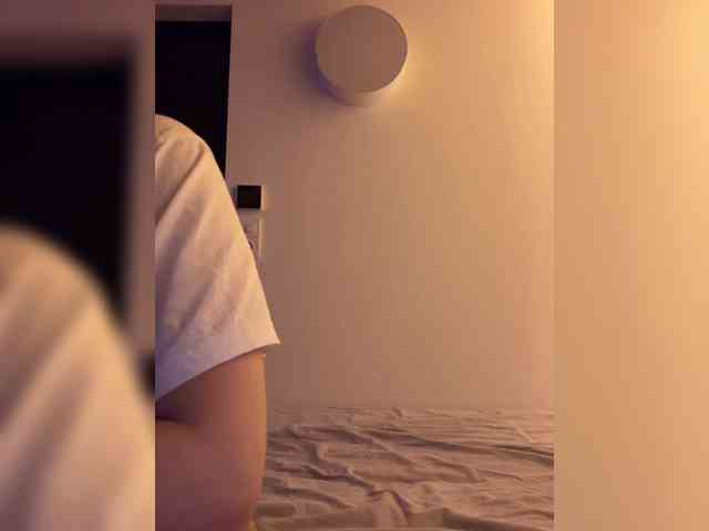 VibeSwet37 webcam