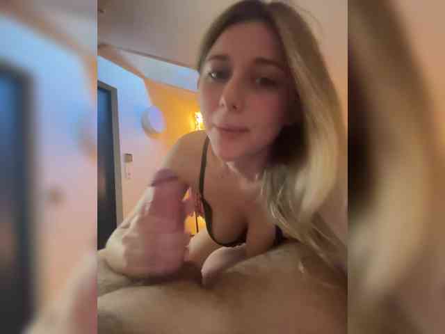 Poison_Kiss webcam