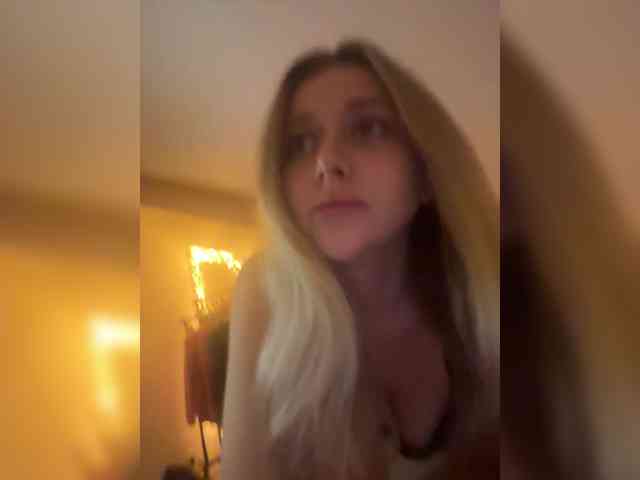Poison_Kiss webcam
