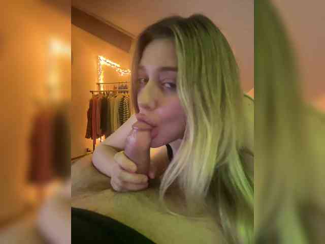 Poison_Kiss webcam