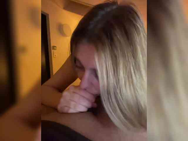 Poison_Kiss webcam