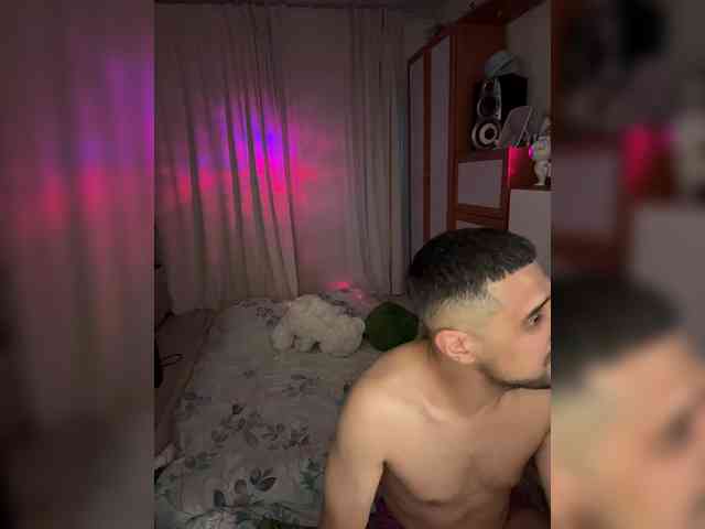 VIP17CoupleDream webcam