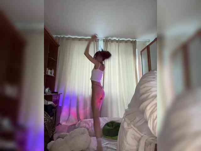 VIP17CoupleDream webcam
