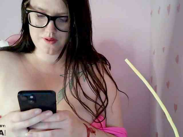 webcam striptease DollVice