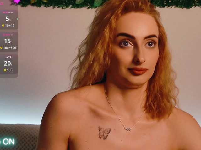 AuraPure's BongaCams show and profile