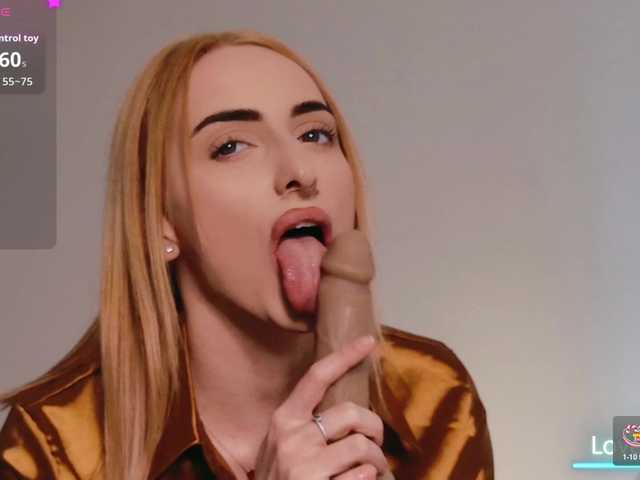 AuraPure's BongaCams show and profile