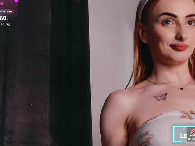 AuraPure's BongaCams show and profile