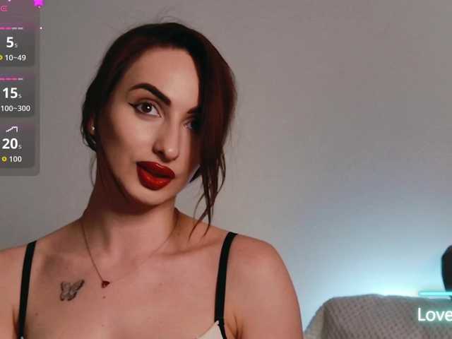 AuraPure's BongaCams show and profile