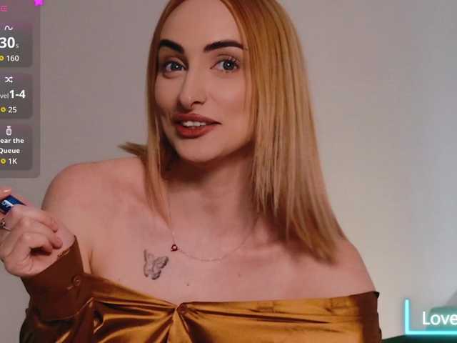 AuraPure's BongaCams show and profile