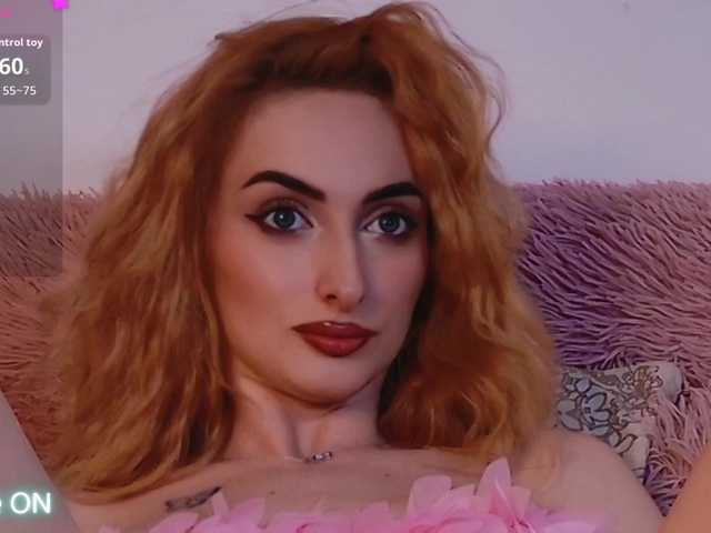 AuraPure's BongaCams show and profile
