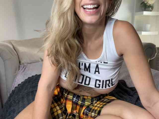 MollyWilde webcam