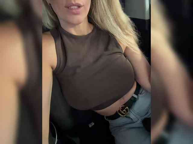 MollyWilde webcam