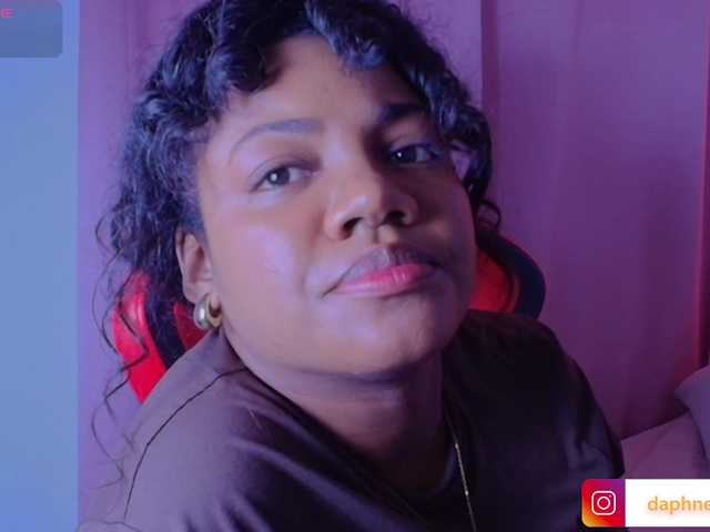 Daphnewa5808's BongaCams show and profile