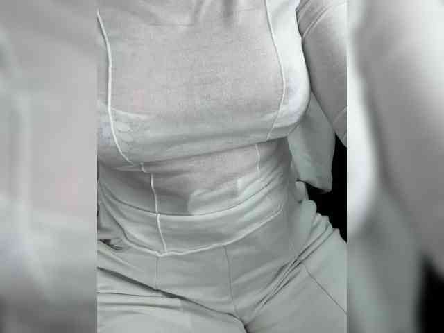 Sandra-public-boobs webcam
