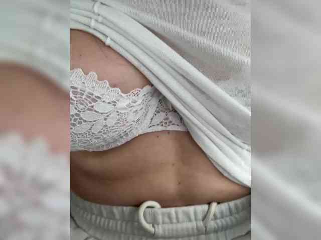 Sandra-public-boobs webcam