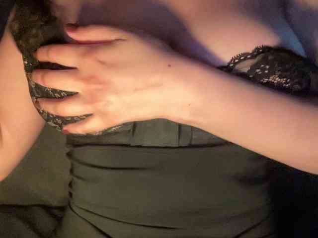 Sandra-public-boobs webcam